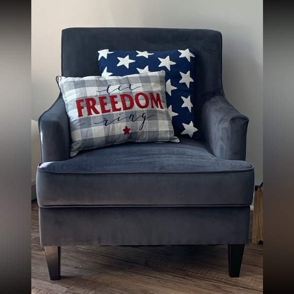 Set of Two Patriotic Decorative Pillows for Fourth of July and Summer - Picture 1 of 5